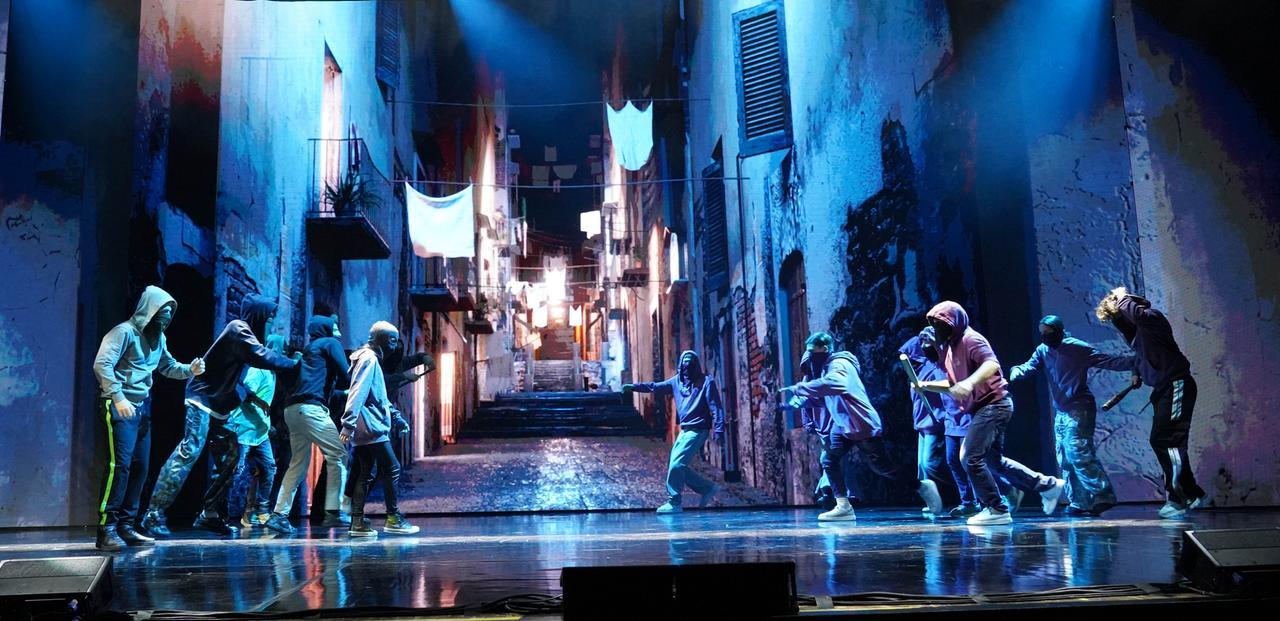 “Mare fuori”, il musical arriva a Modena: la prima nazionale è al teatro Pavarotti-Freni