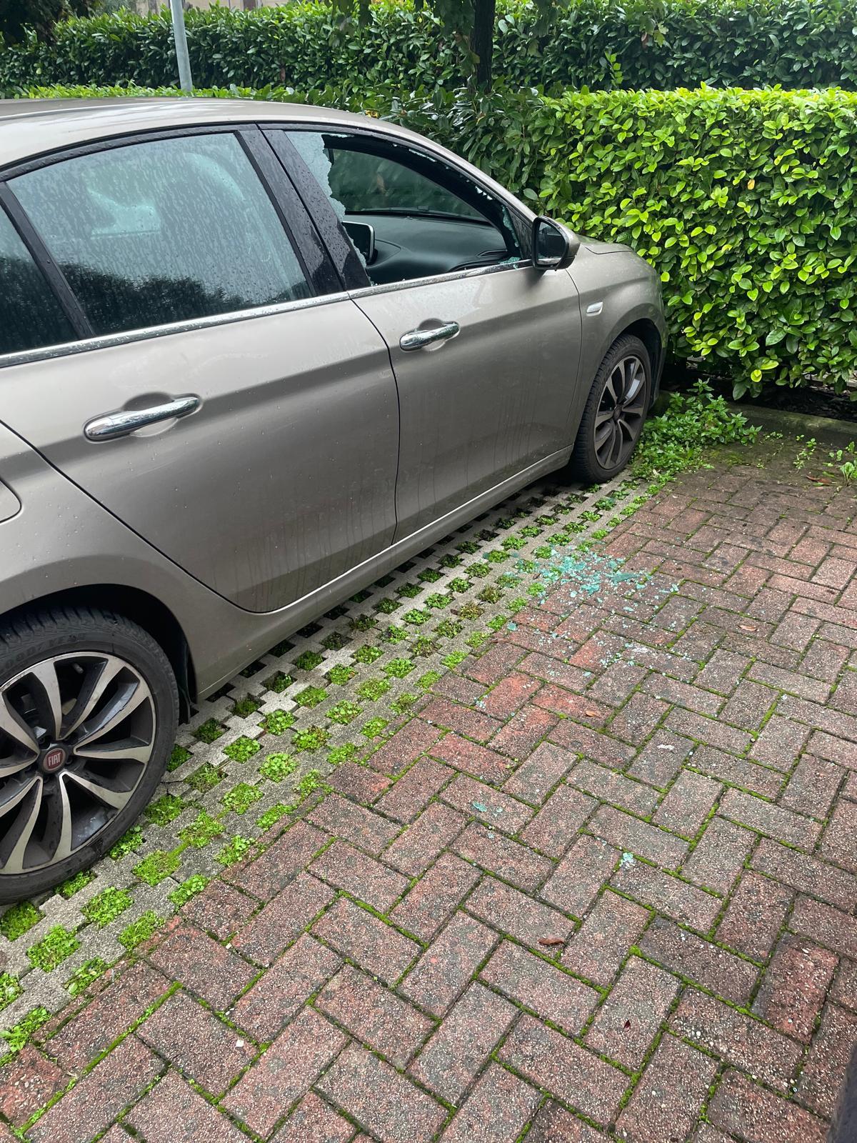 Reggio Emilia, raid di auto spaccate tra via Chiesi e via Cesana