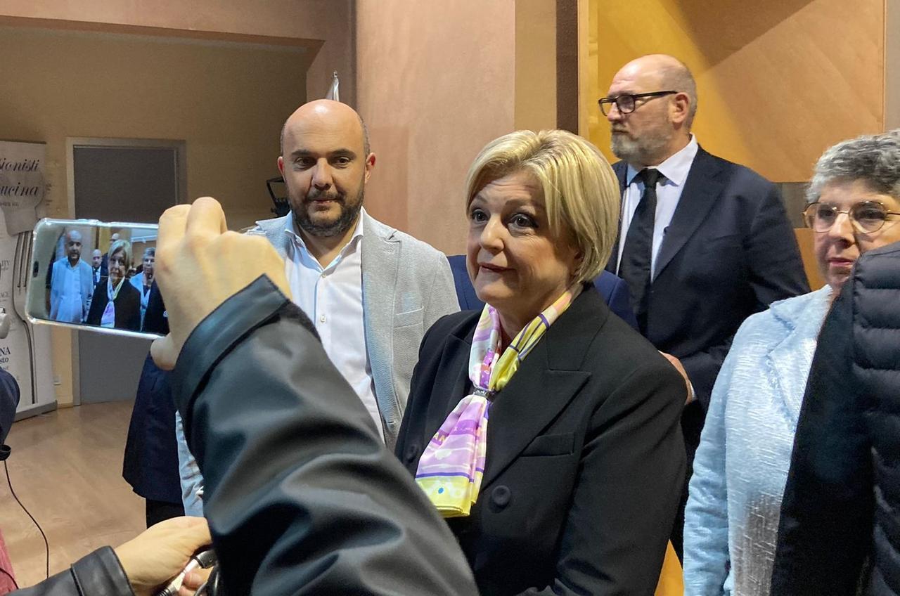 Il ministro Calderone a Modena: «Maserati in crisi? Serve proteggere gli interessi in Italia»