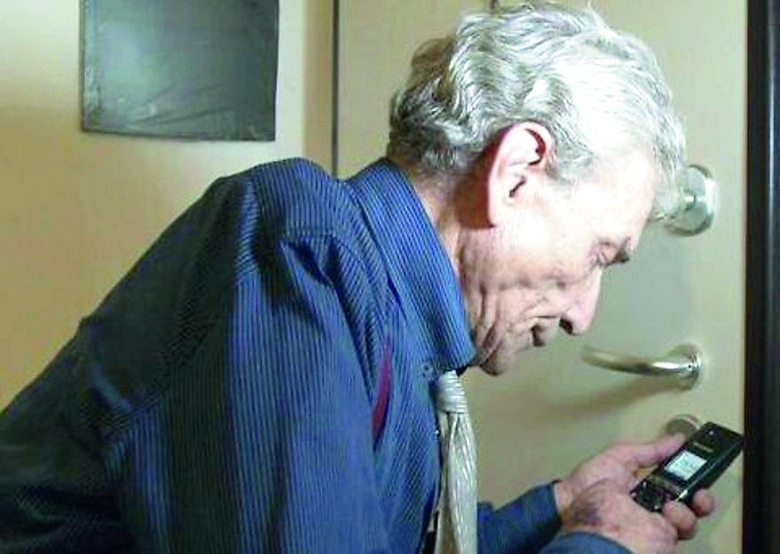 Ferrara, chiama i carabinieri ma gli risponde ancora il truffatore