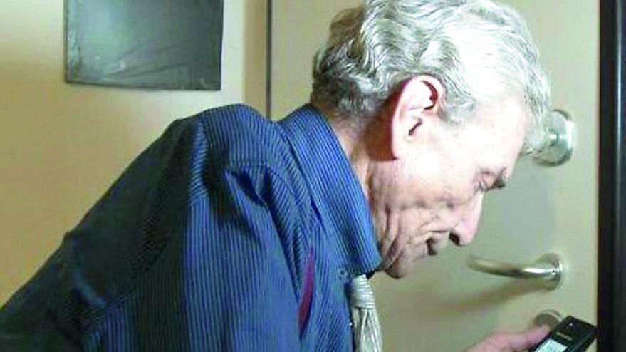 Ferrara, chiama i carabinieri ma gli risponde ancora il truffatore