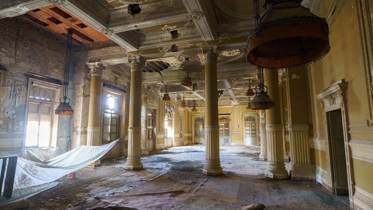 Lo storico salone così come è oggi (foto Nucci)