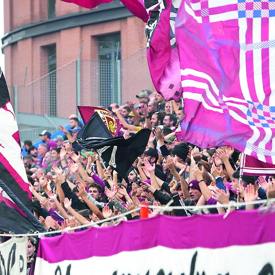 Palermo-Reggiana, odissea tra voli e trasferimenti per 220 tifosi granata