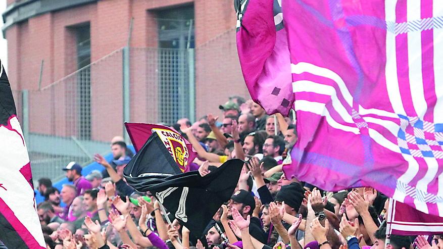 Palermo-Reggiana, odissea tra voli e trasferimenti per 220 tifosi granata