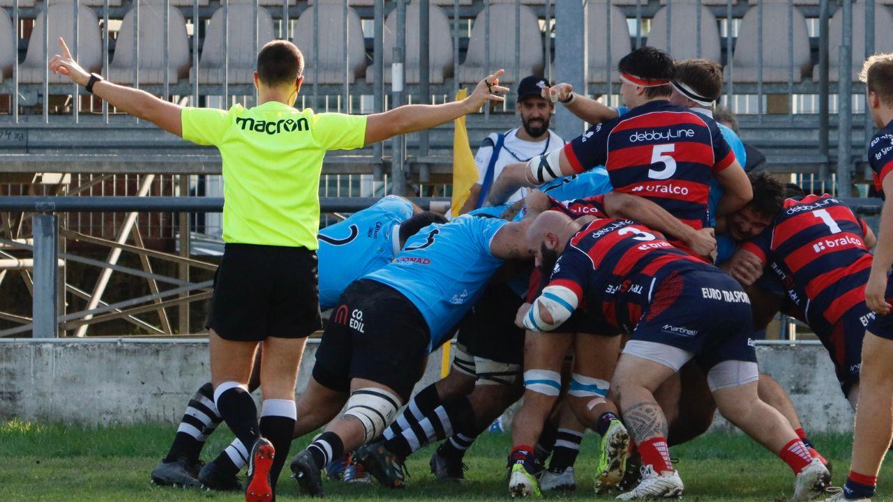 Una mischia durante la partita persa dai Cavalieri contro Paese nella seconda giornata del campionato di Serie A1 di rugby