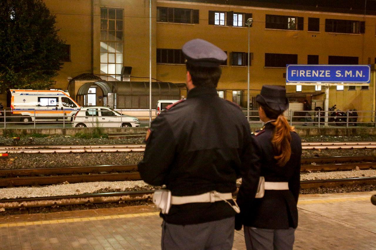 Firenze, nasconde 20 dosi di crack nelle scarpe: 37enne arrestato alla stazione