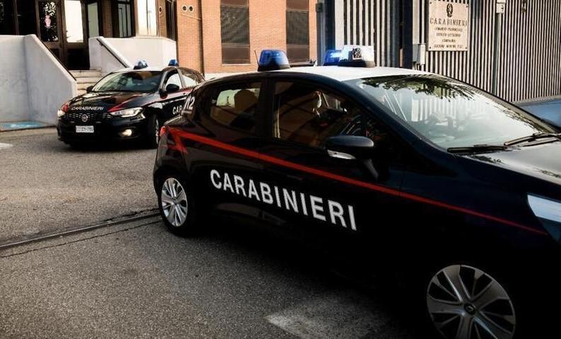 «Sua figlia ha avuto un incidente». La madre dà 5mila euro al finto carabiniere ma poi chiama il 112: truffatore arrestato