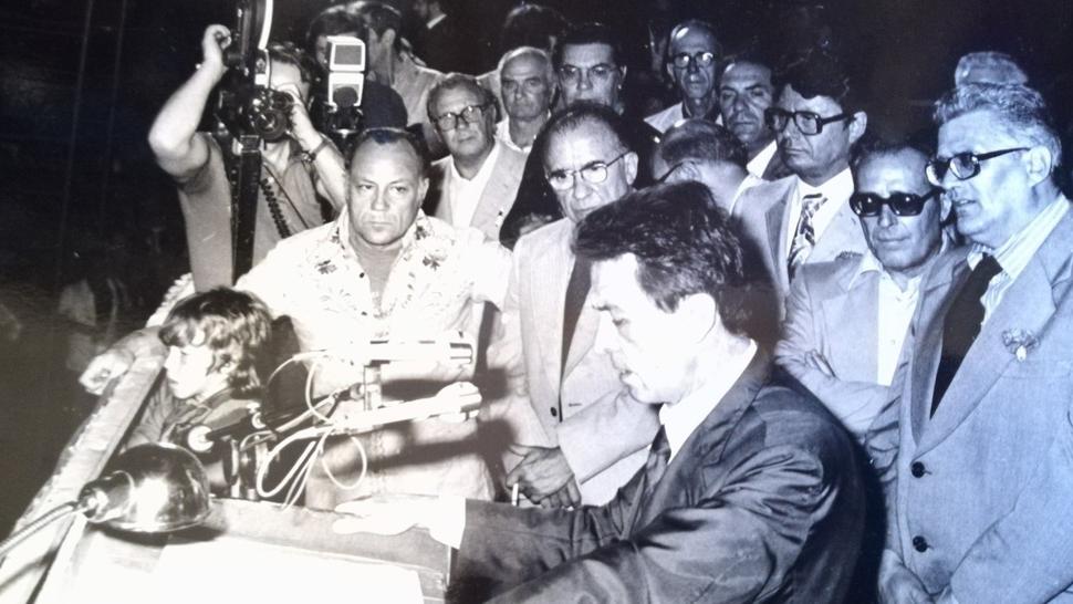 Livorno, la città omaggia Enrico Berlinguer oltre il film: ogni spettatore potrà portare il suo ricordo