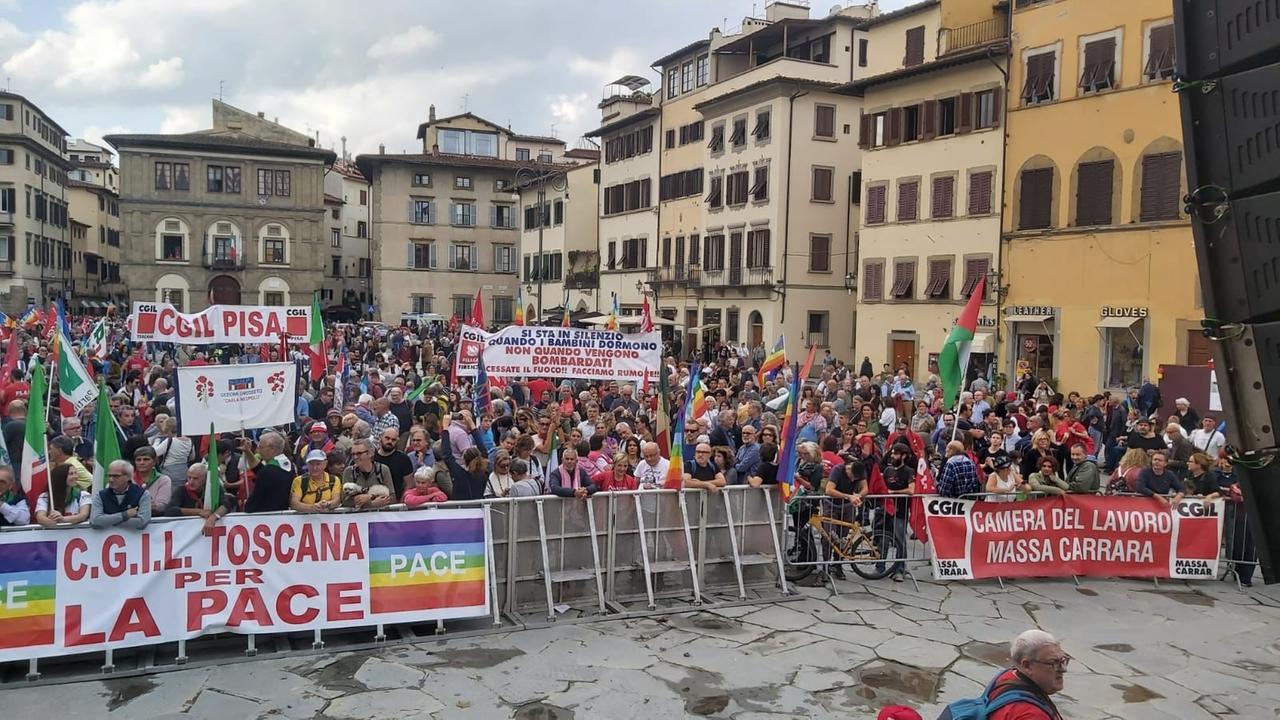 Firenze, in 20mila sfilano in città per la pace