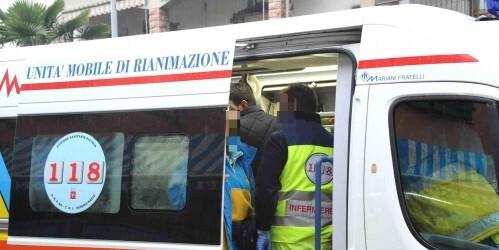 Pavana, cade dalla scala mentre sistema la veranda e batte la testa: gravissimo