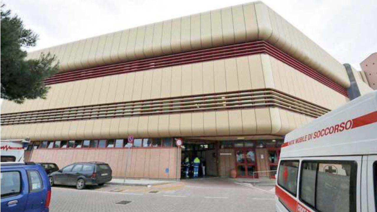 L’ingresso del pronto soccorso dell’ospedale di Villamarina a Piombino (foto Paolo Barlettani)