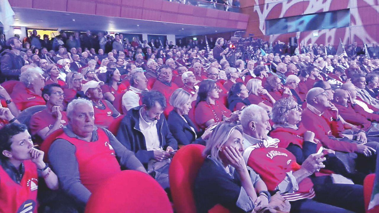 
	<br />
	I balneari presenti a Genova durante la chiusura della campagna elettorale


