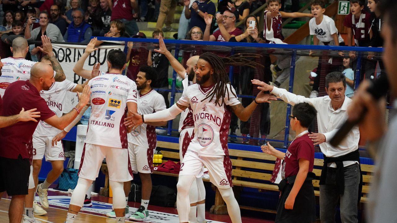 Adrian Gerard Banks in campo contro Cantù (foto Franco Silvi)