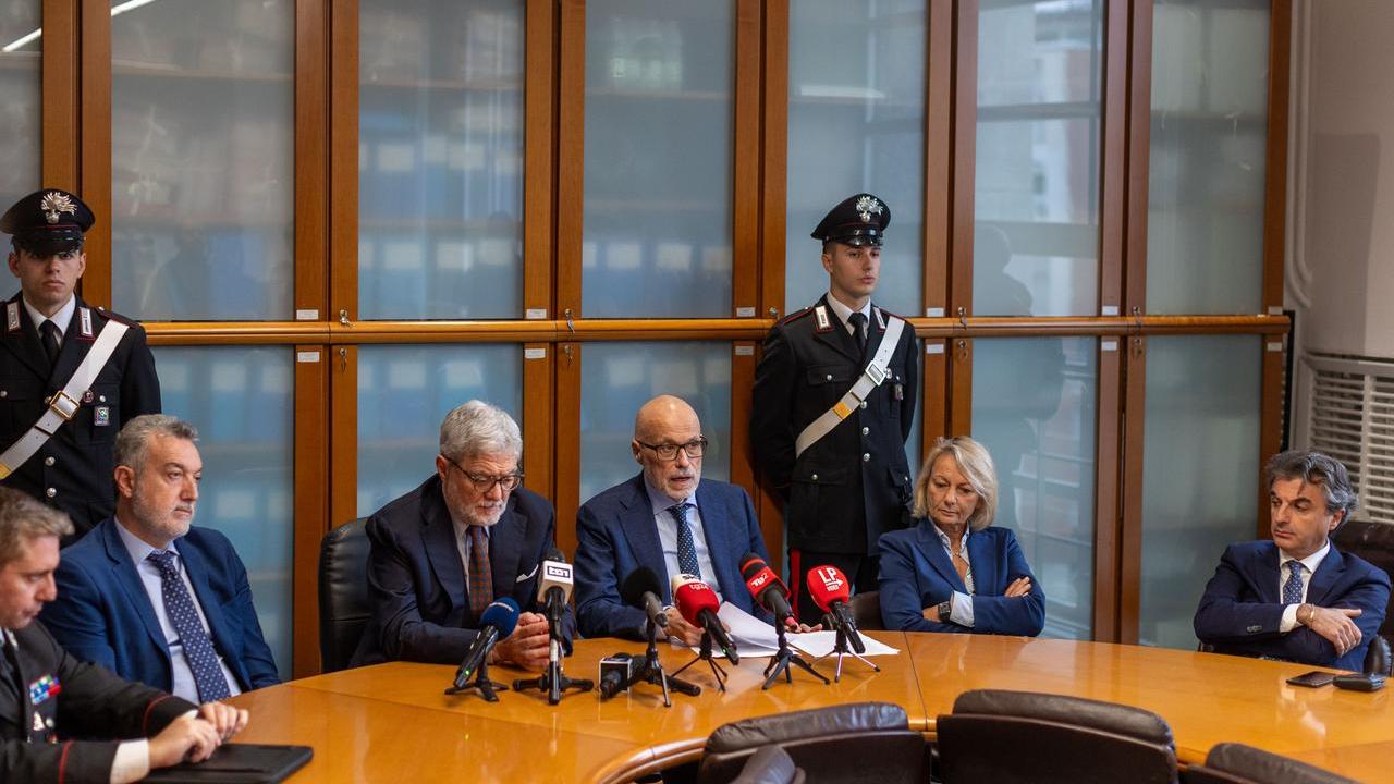 Dossieraggio e furto di banche dati, arrestato anche un imprenditore reggiano