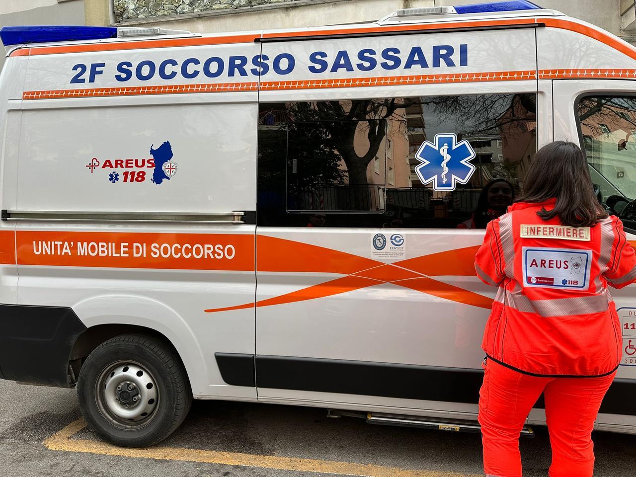 Fiocco rosa a bordo dell’ambulanza a Sassari: Iris nasce assistita dagli infermieri