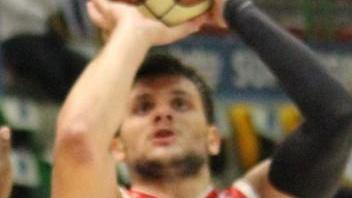 Ragland e Kleiza trascinano Milano in finale, Brindisi si arrende