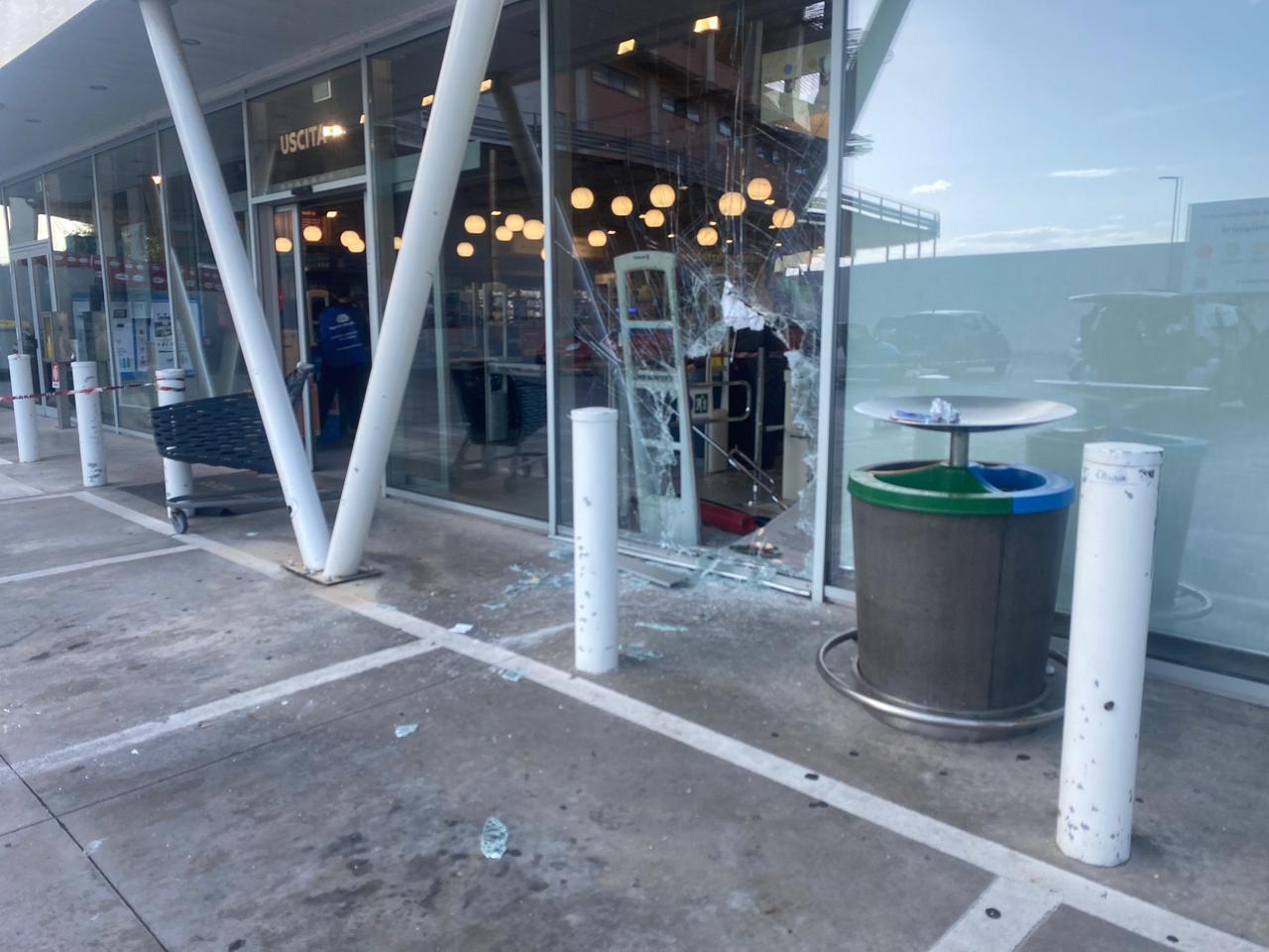 Assalto a Tuttigiorni a Sassari: ecco cosa hanno rubato i malviventi