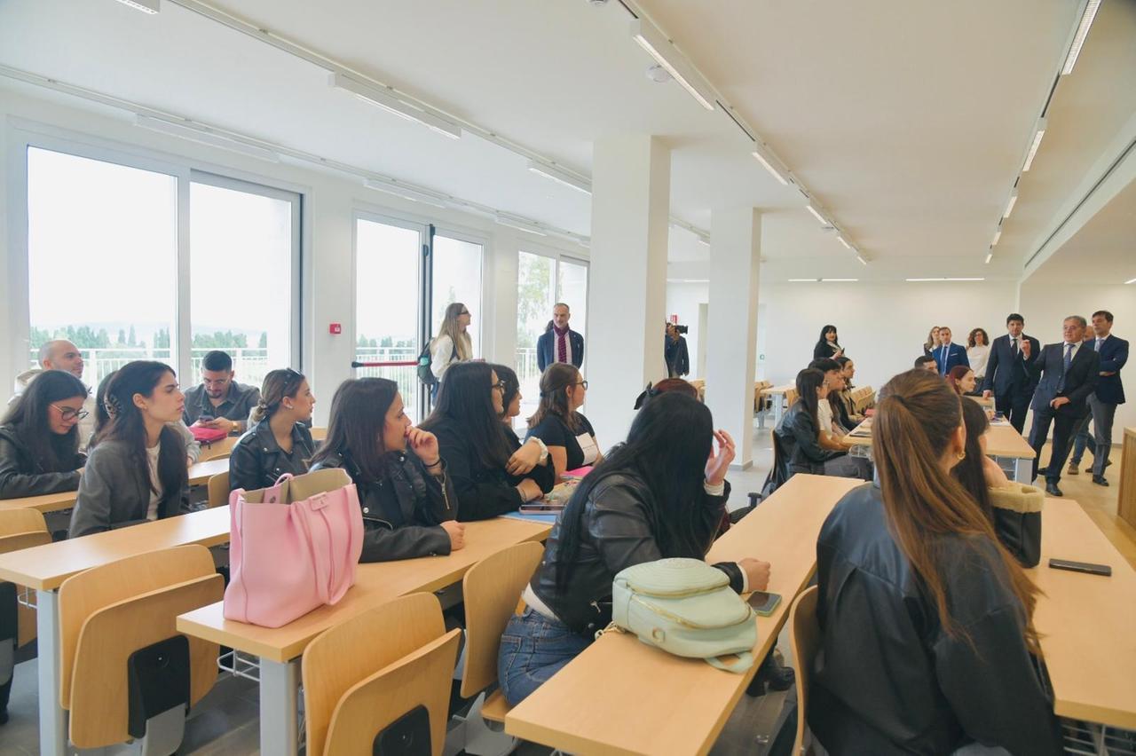 Al Mater Olbia la prima lezione del corso di laurea in Infermieristica