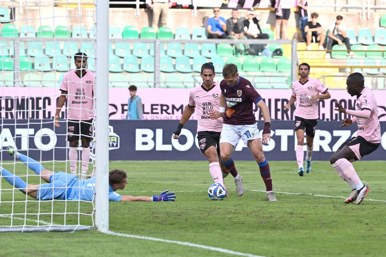 Reggiana in ottovolante, dalla vetta alla zona rossa