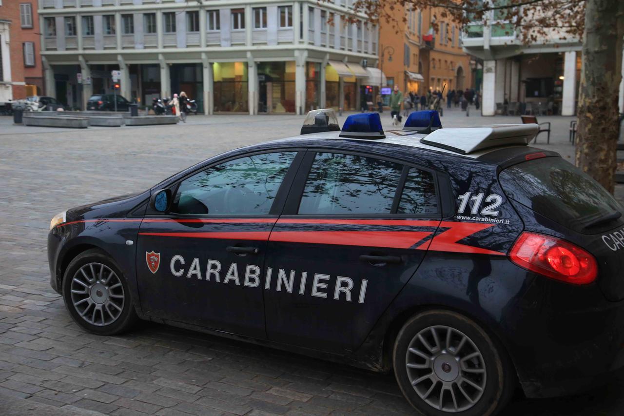 Spaccia in piazza della Vittoria, denunciato 18enne