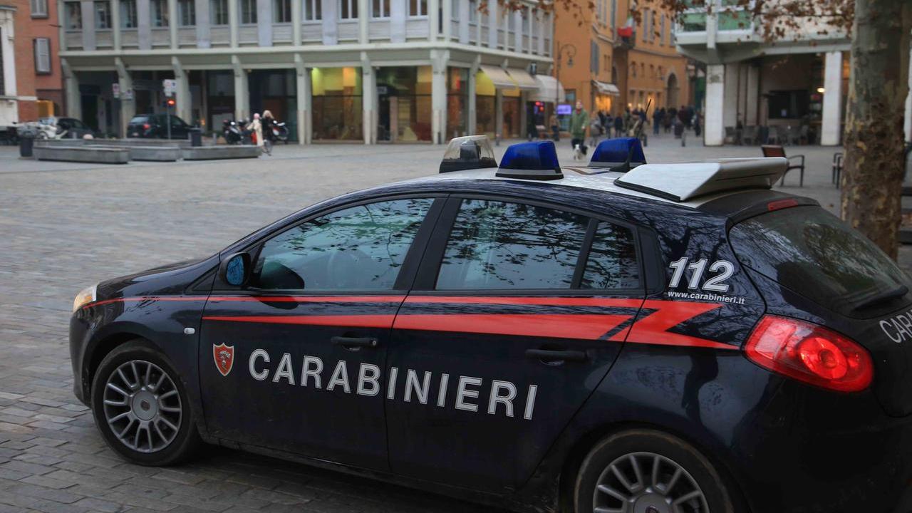 Spaccia in piazza della Vittoria, denunciato 18enne