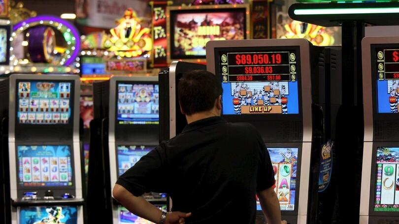 Lucca, vince 380mila euro al gioco d’azzardo e prende pure il reddito di cittadinanza<br type="_moz" />