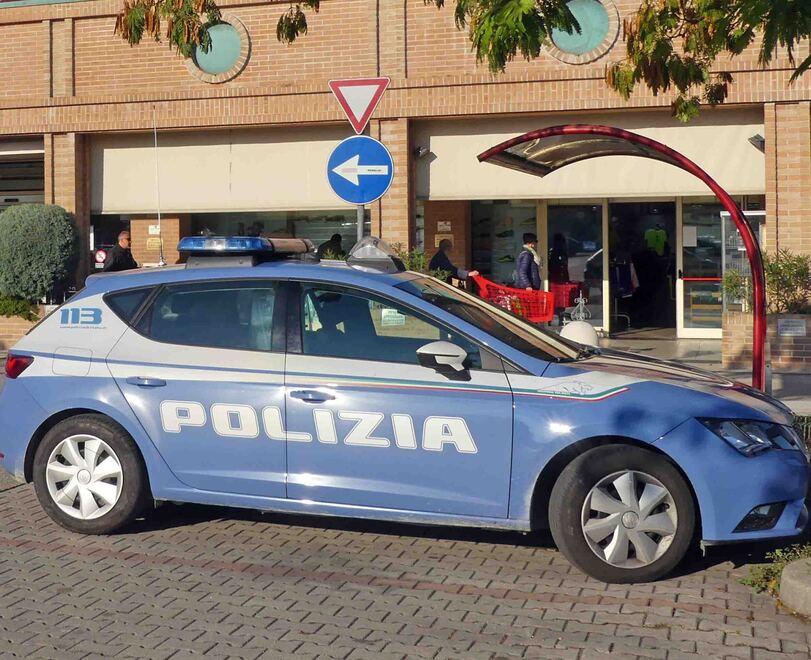 Ferrara, rubavano dalle auto le chiavi di casa per svaligiare le abitazioni: chieste condanne severe