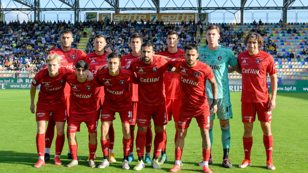 La formazione schierata dal Pisa all’inizio della sfida di domenica scorsa