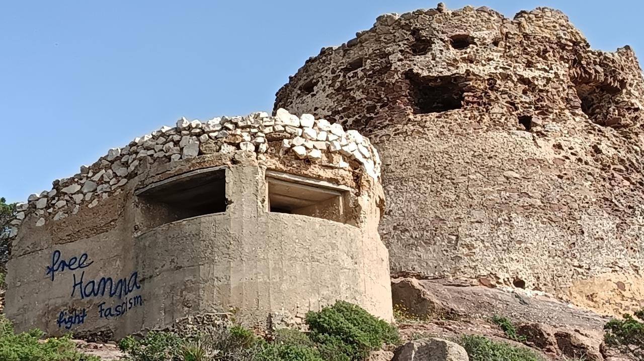 Porto Ferro, vandalizzato il bunker accanto alla Torre Bianca