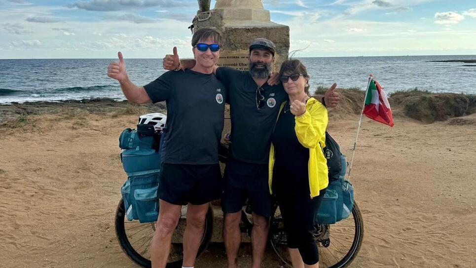 Cristian Benassati a Portopalo di Capo Passero insieme ai genitori