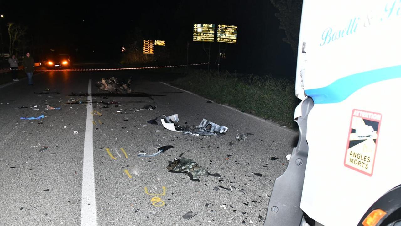 Capannori, muore a 29 anni nello schianto in moto: chi è la vittima