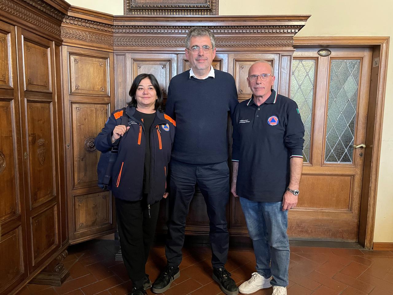 
	Il vicesindaco Simone Faggi con Pamela Bacciotti e Sergio Brachi

