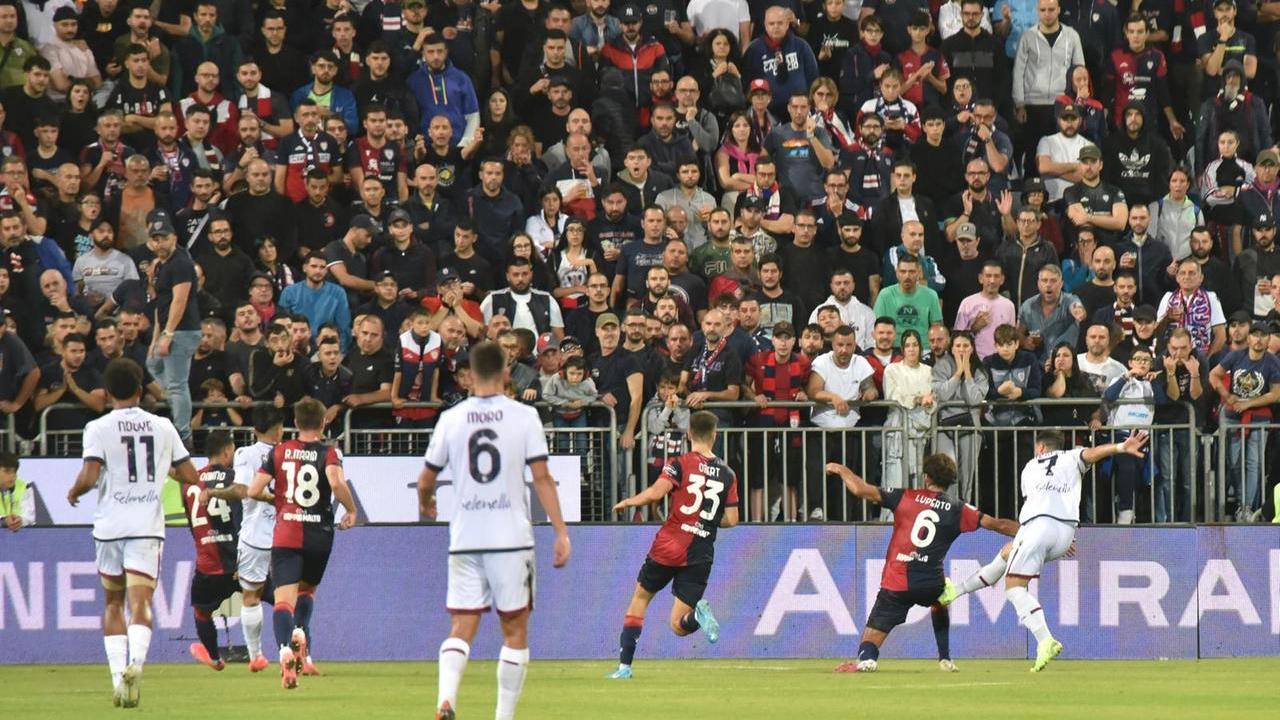 Il gol di Orsolini (foto Mario Rosas)