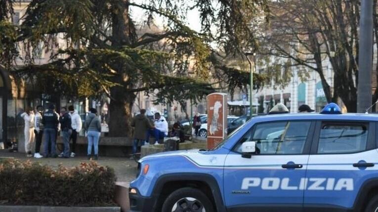 Due 15enni aggrediti con un coltello alla stazione delle corriere di Modena