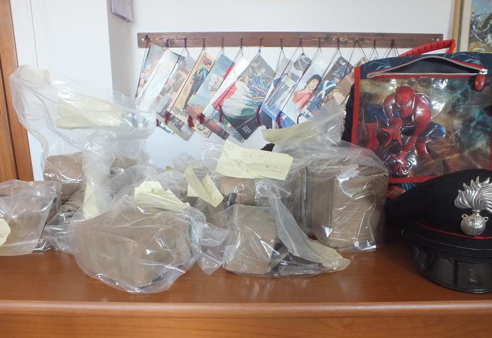 Undici chili di droga in garage: arrestato 