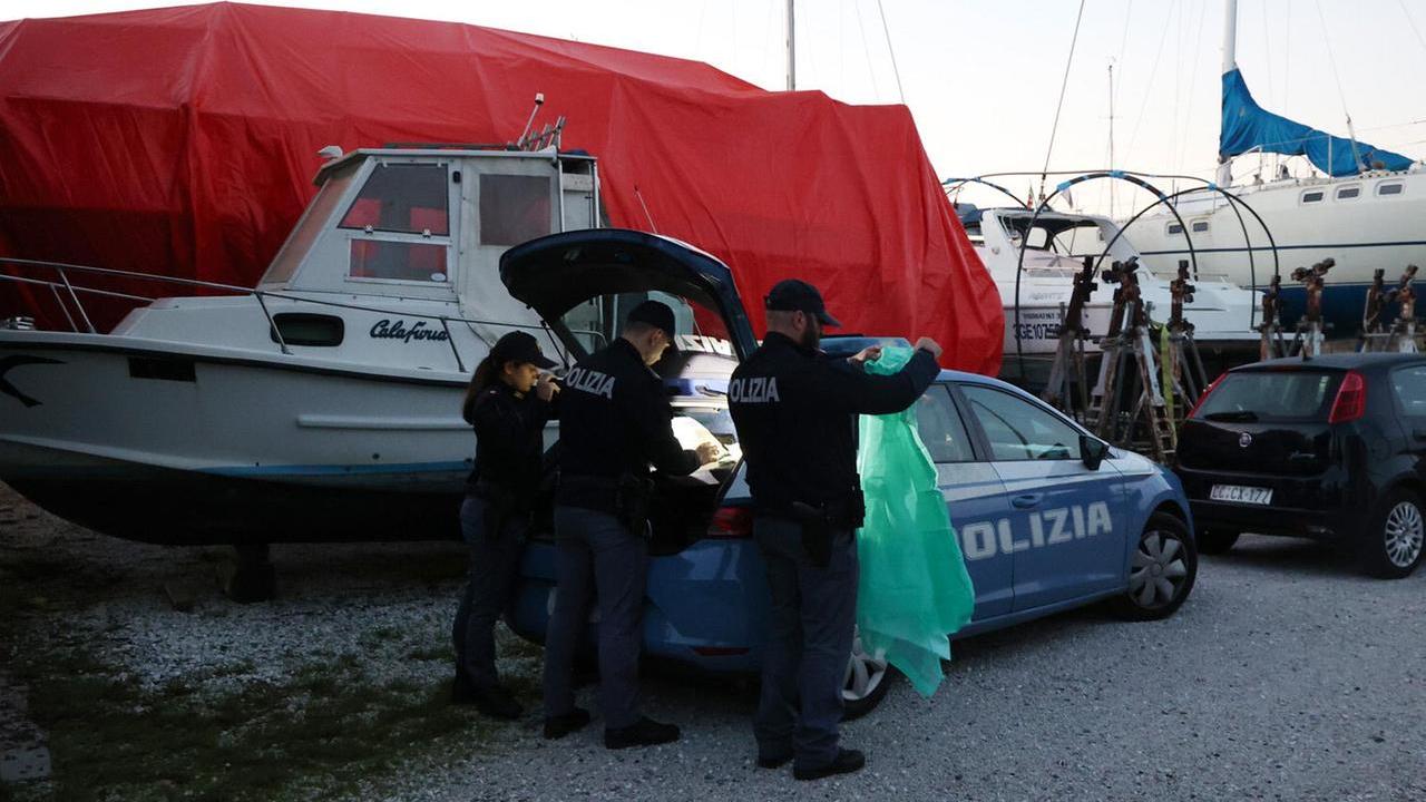 Marina di Pisa, trovato nell’Arno il cadavere di una donna