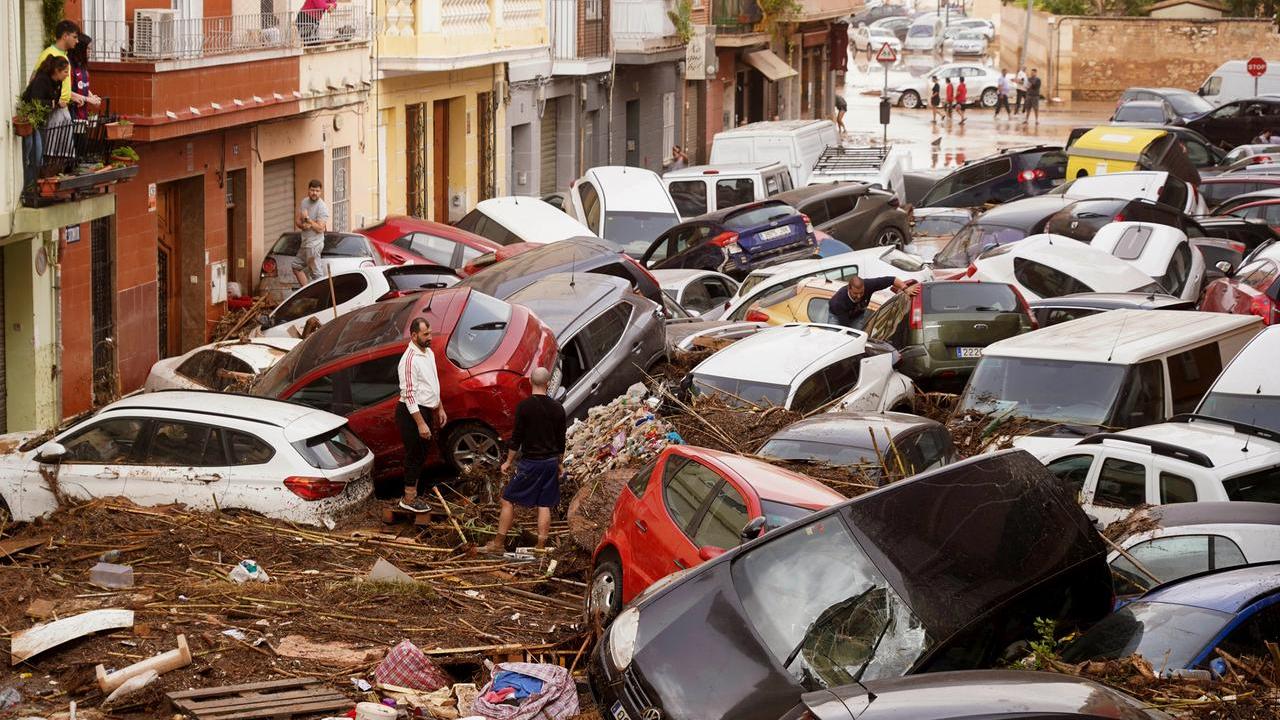 Le devastazioni in Spagna e il drammatico ricordo del Ciclone Cleopatra, morti e distruzione: in poche ore le precipitazioni di un anno