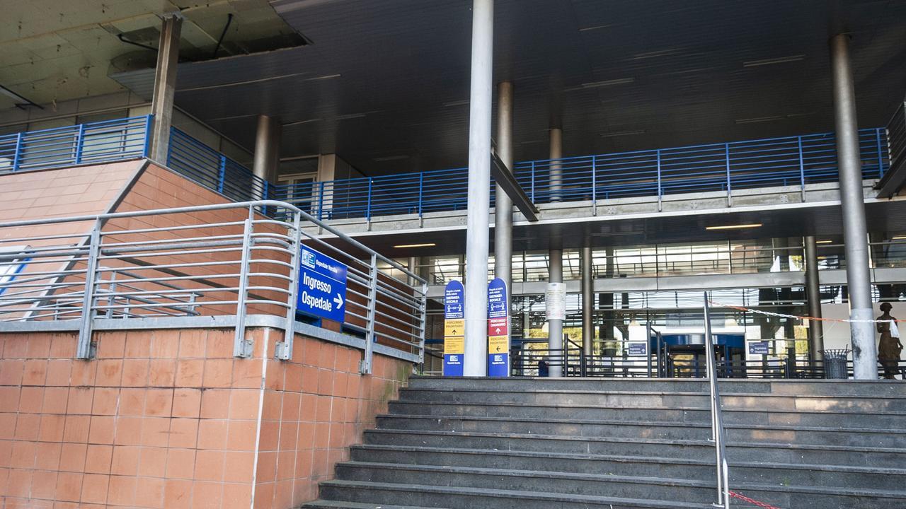 L'esterno dell'ospedale Versilia