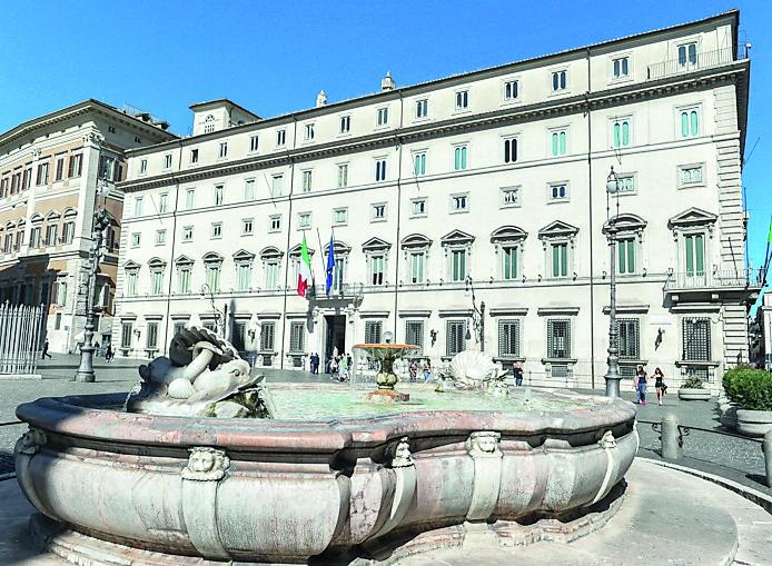 Manovra, via all’iter parlamentare ma i sindacati non ci stanno