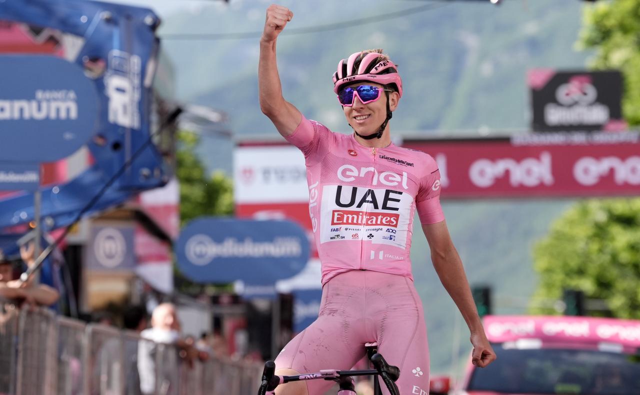 
	Tadej Pogacar in maglia rosa nell'edizione 2024 del Giro d'Italia

