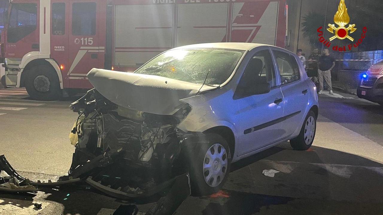Follonica, scontro tra un’auto e un furgone: tre persone coinvolte