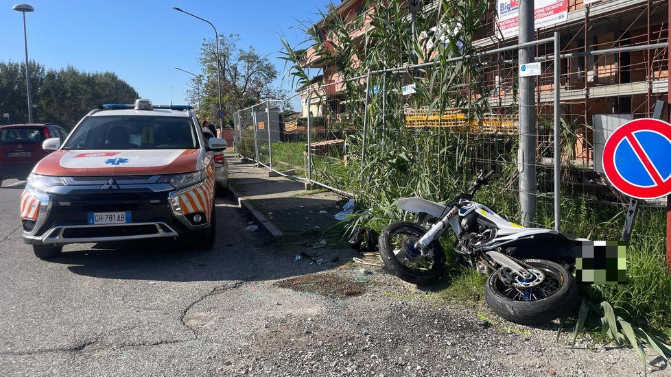 Empoli, morto a 16 anni sulla moto appena comprata: la passione per le due ruote e il saluto agli amici prima dello scontro