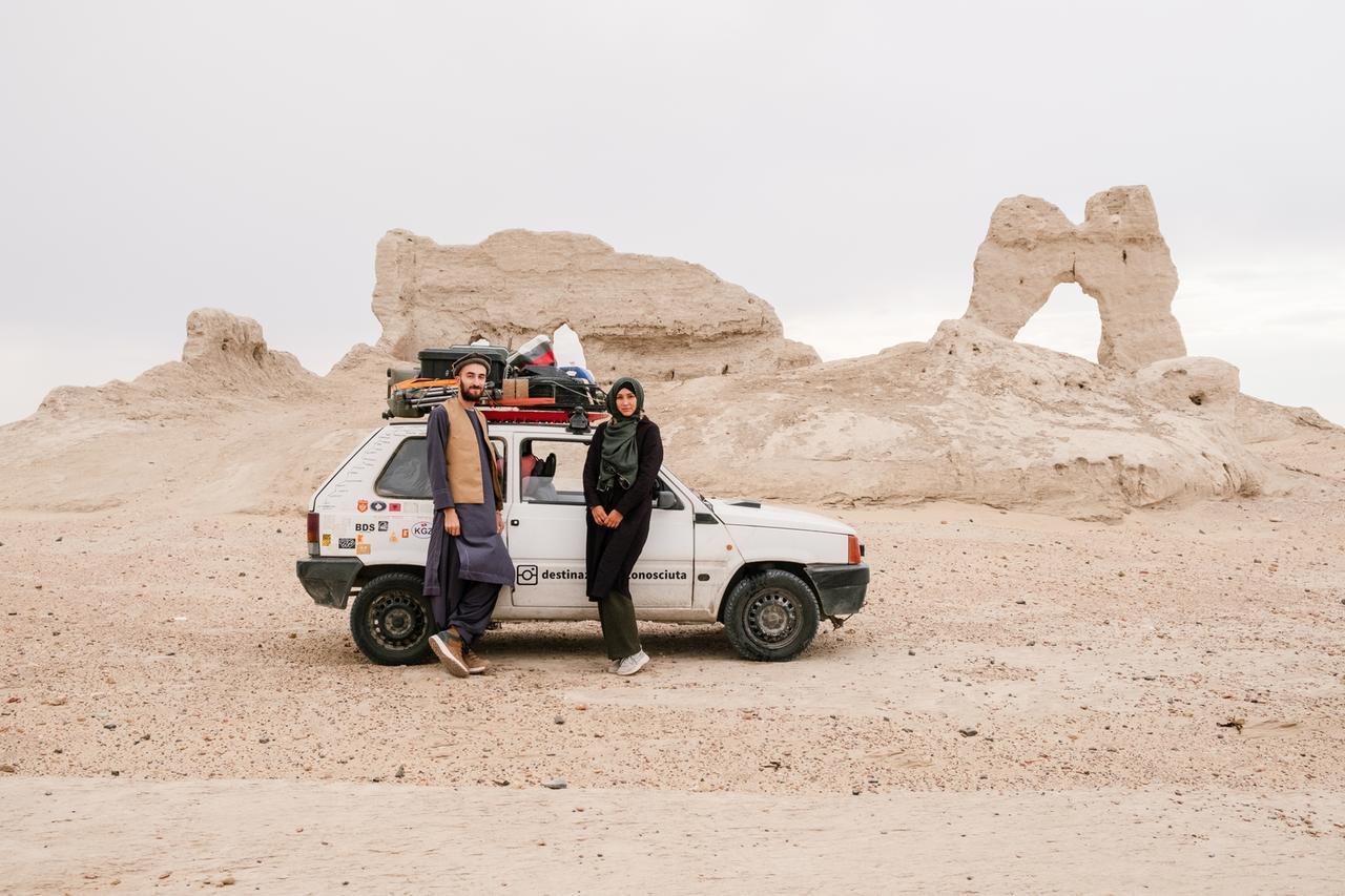 Dalla Sardegna al Tajikistan in Panda: «Il nostro viaggio alla scoperta del mondo»