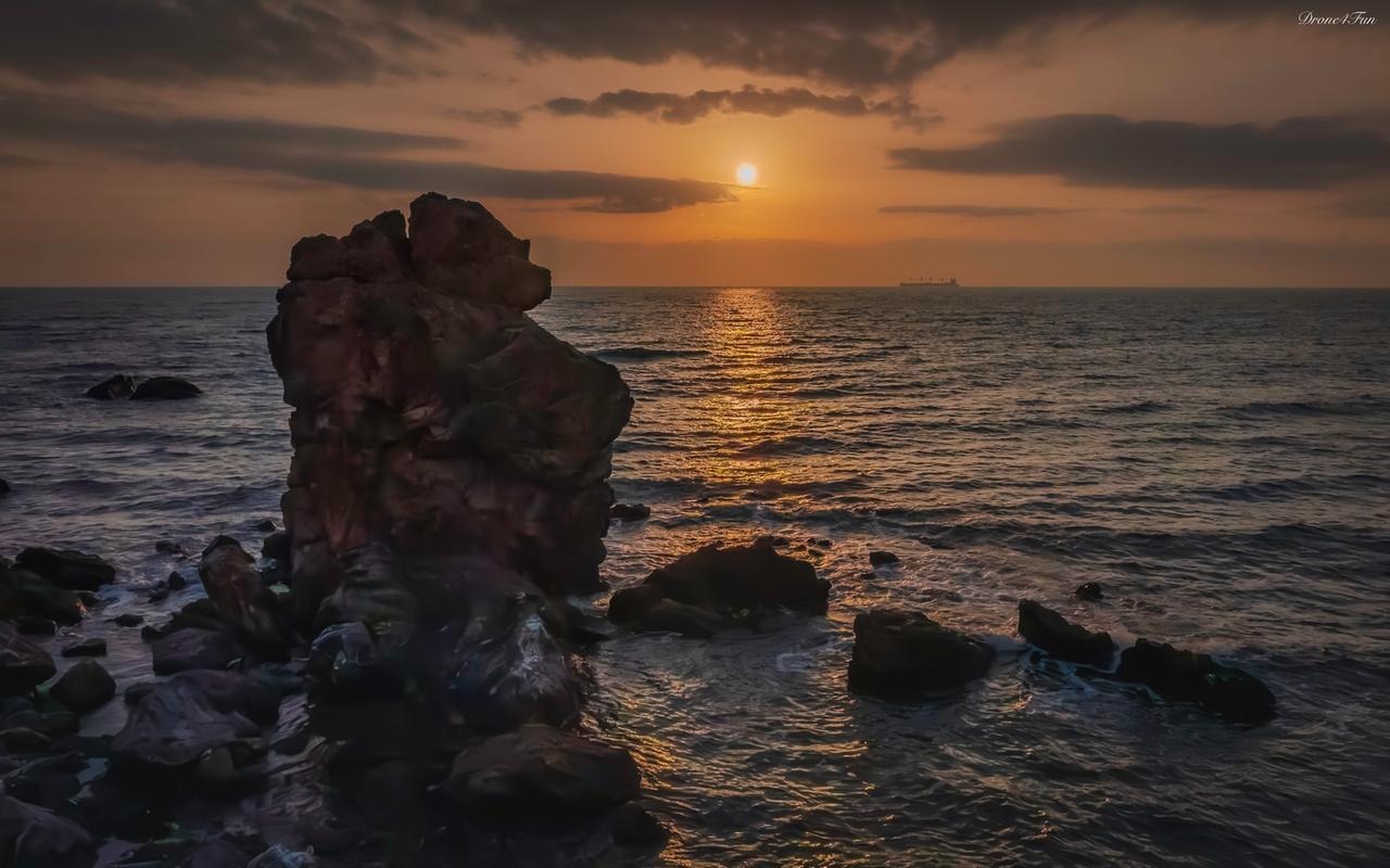 E dallo scoglio del Cormorano di Livorno è tutto. Grazie a Marc Saylon