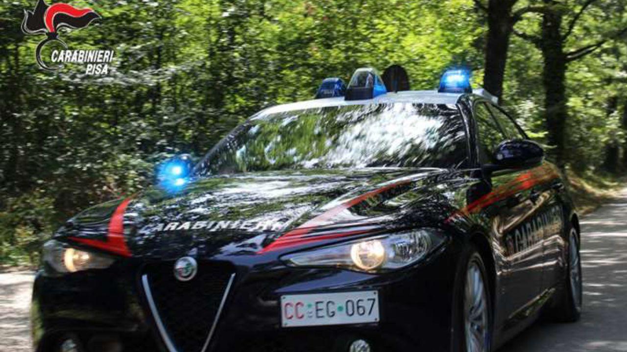 Cascina, aggrediscono un uomo in casa con un’arma da taglio e un martello: tre arresti