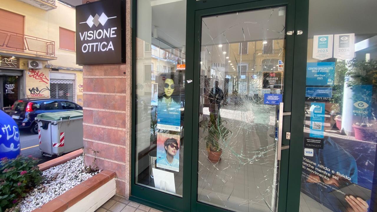 Sassari, tre furti nella notte tra via Roma e via Zanfarino