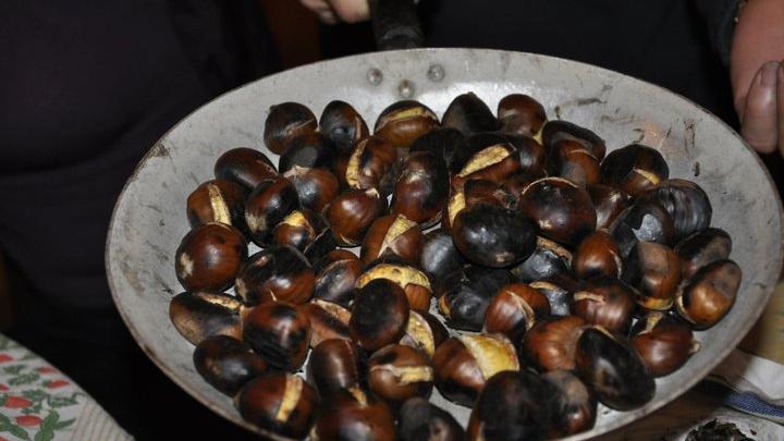 Castagne, doppio appuntamento a Vetto e a Cortogno di Casina