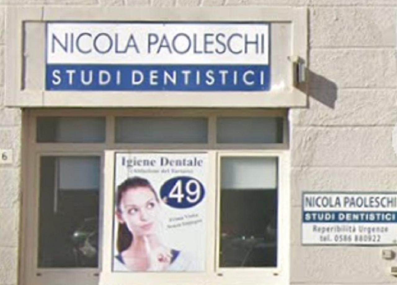 
	L'ingresso dello studio dentistico Paoleschi di Livorno

