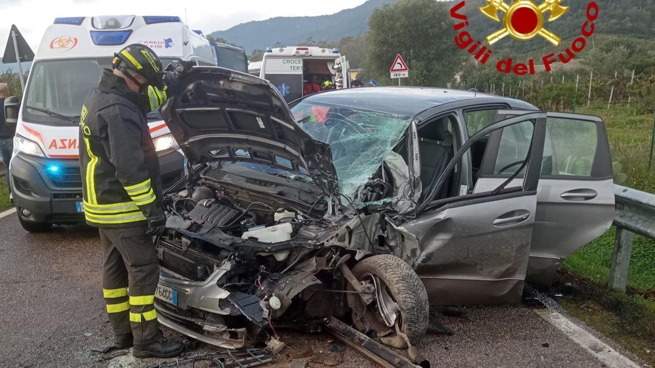 Jerzu, auto contro camion: gravi due donne