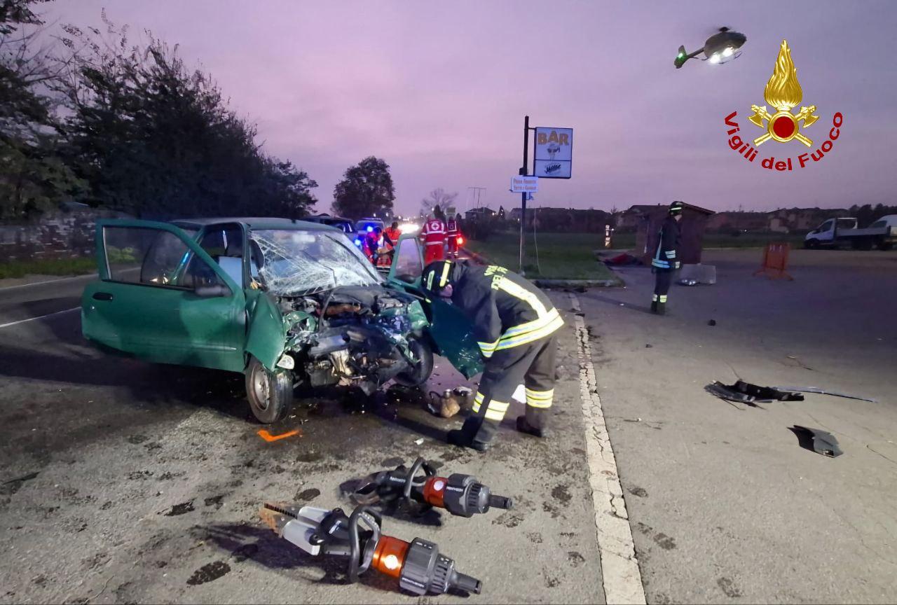 
	Vigili del fuoco ed elicottero del 118 sul luogo dell'incidente

